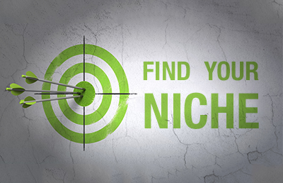 Green arrows hit bull-eyes on a green target next to words, "Find Your Niche" Green arrows hit bull-eyes on a green target next to words, "Find Your Niche"
